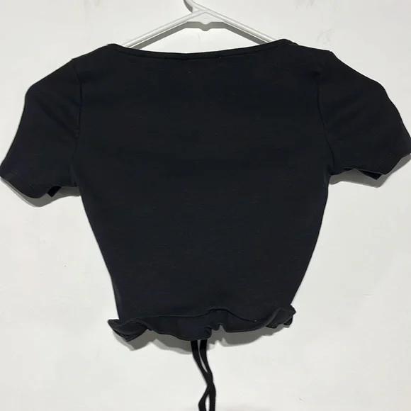 ZARA Black Cinched Front V-Neckline Ruffle Hem Short Sleeve Crop Top Size Small - Picture 8 of 8